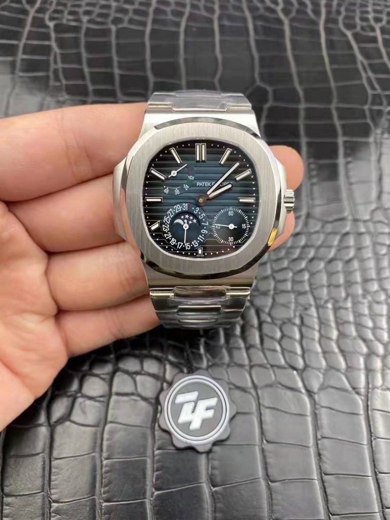 Реплика Patek Philippe Nautilus Moon Phase 5712