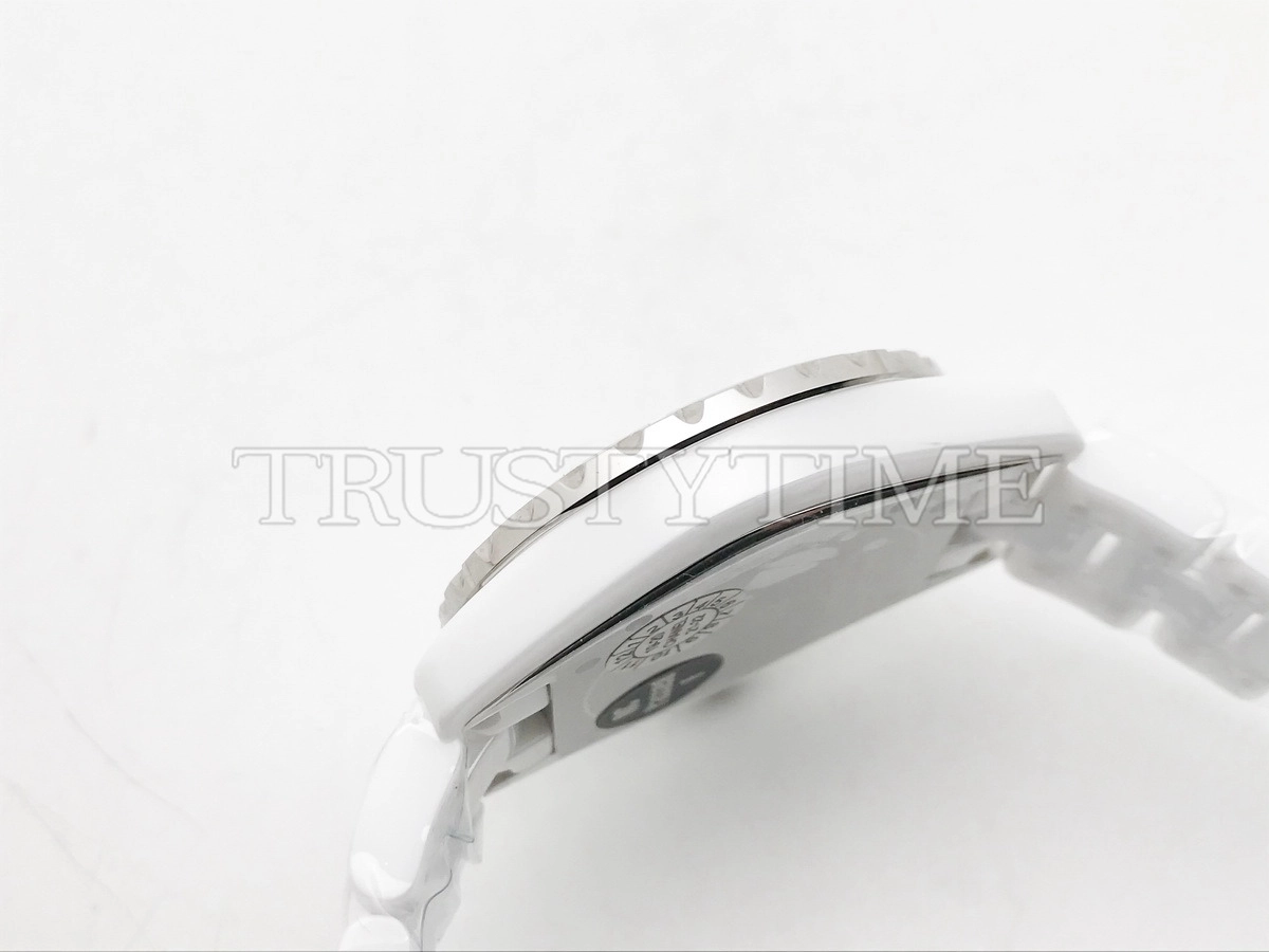 Копия часов Chanel J-12 Graffiti 38 H5240