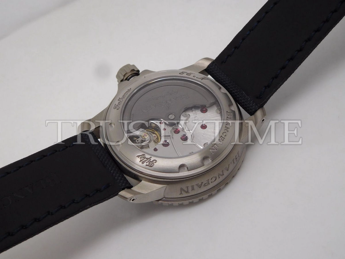 Копия часов Blancpain Fifty Fathoms 5015-12B40-O52A