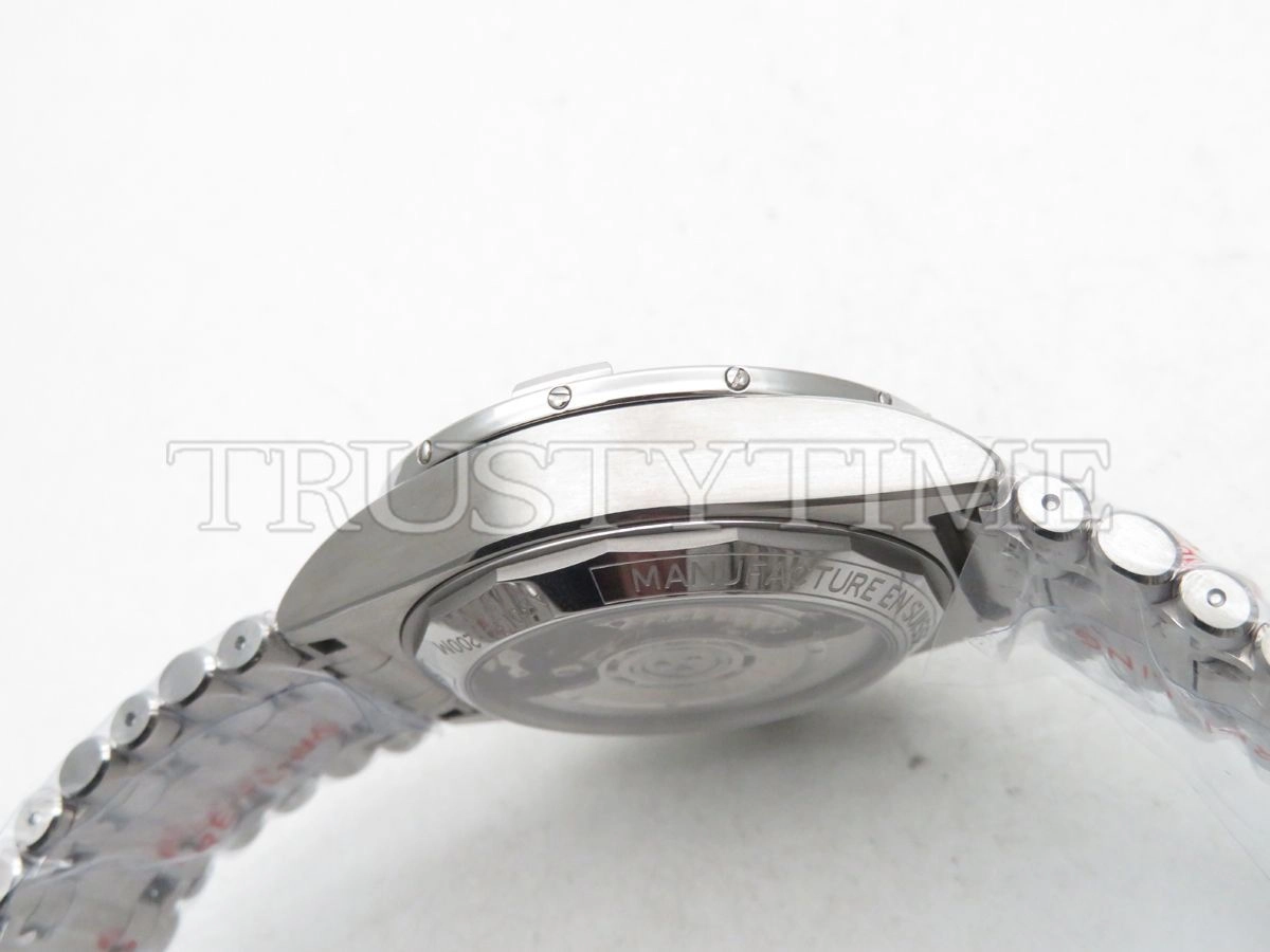 Копия часов Breitling Chronomat B01 42 AB0134101L2A1