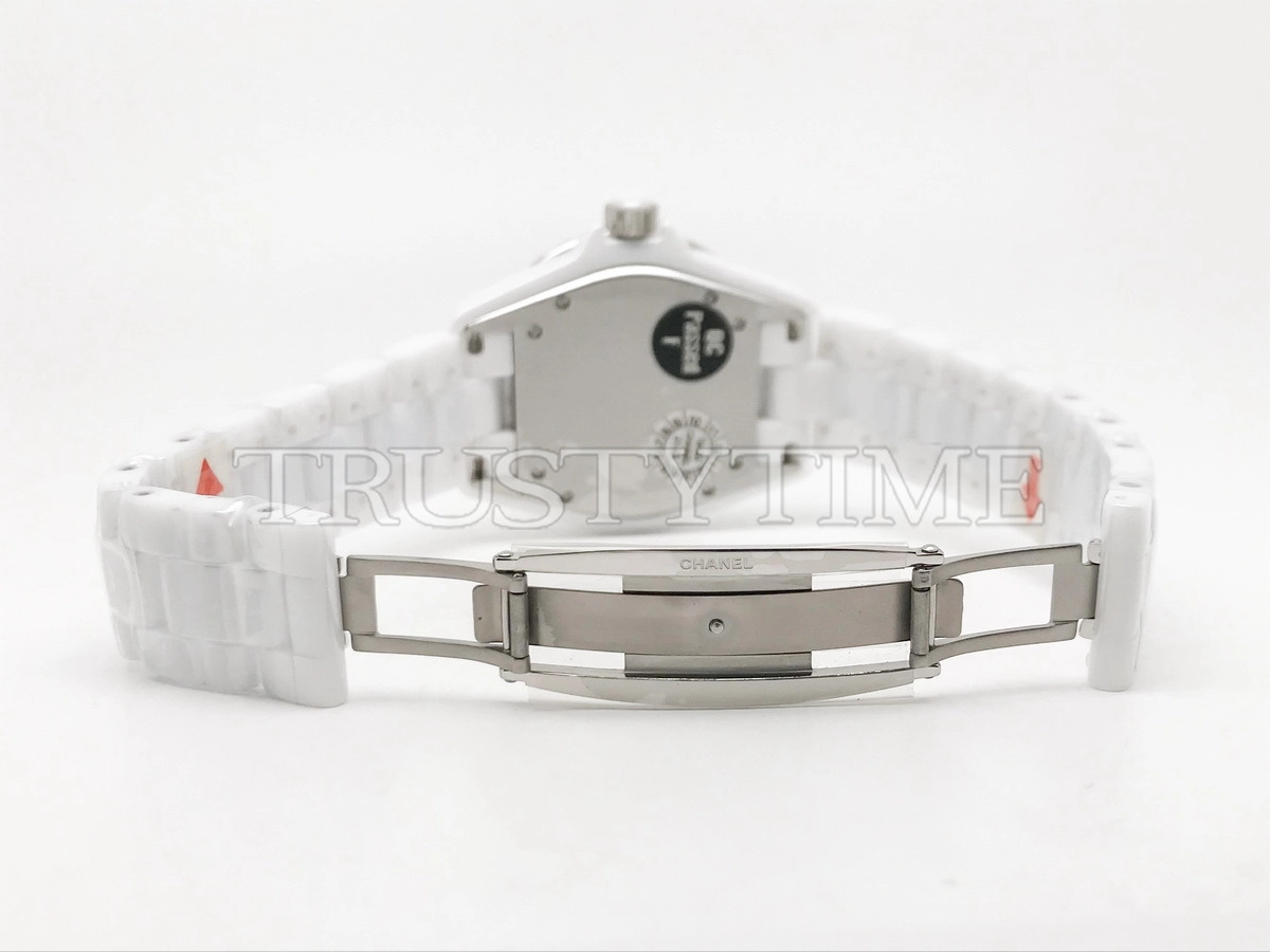 Копия часов Chanel J-12 Graffiti 38 H5240