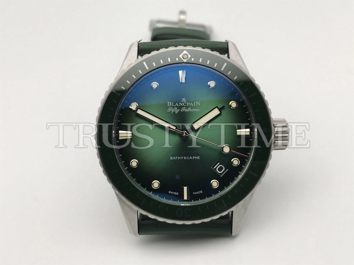 Копия часов Blancpain Fifty Fathoms Bathyscaphe 5000-1153-H52A
