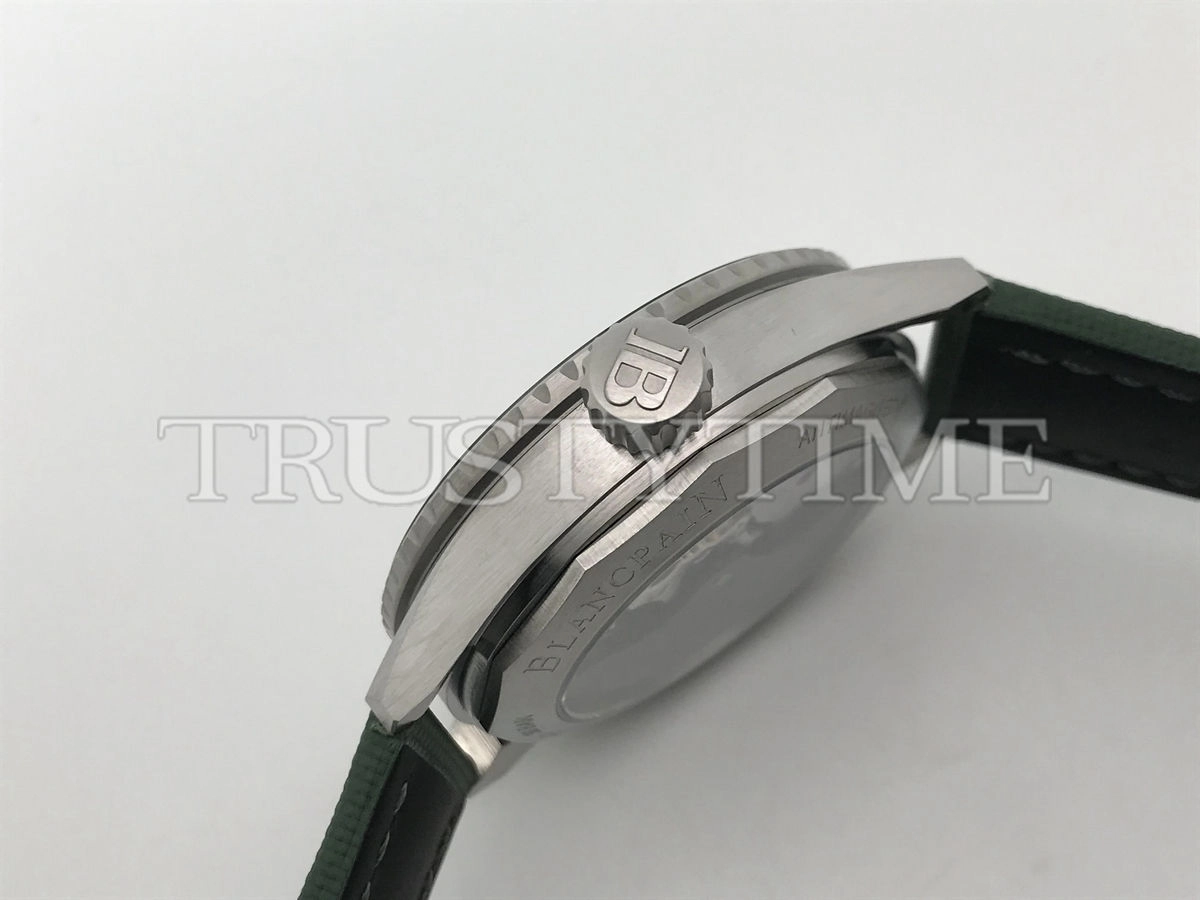 Копия часов Blancpain Fifty Fathoms Bathyscaphe 5000-1153-H52A