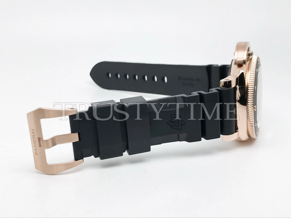 Копия часов Panerai Submersible Goldtech™ 42mm PAM02164