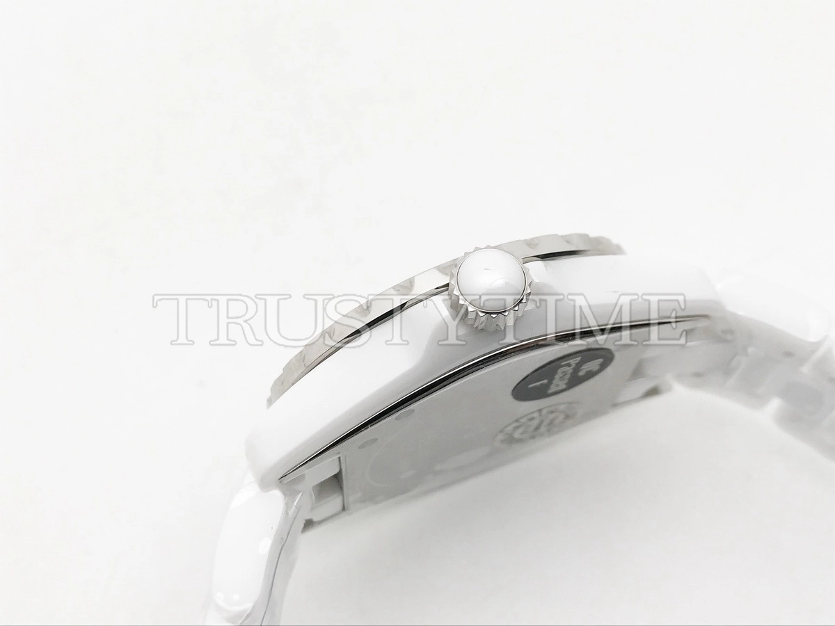 Копия часов Chanel J-12 Graffiti 38 H5240