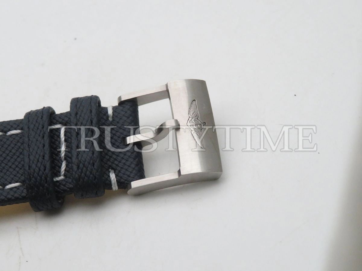Копия часов Breitling Avenger Automatic 43 A17318101C1X1