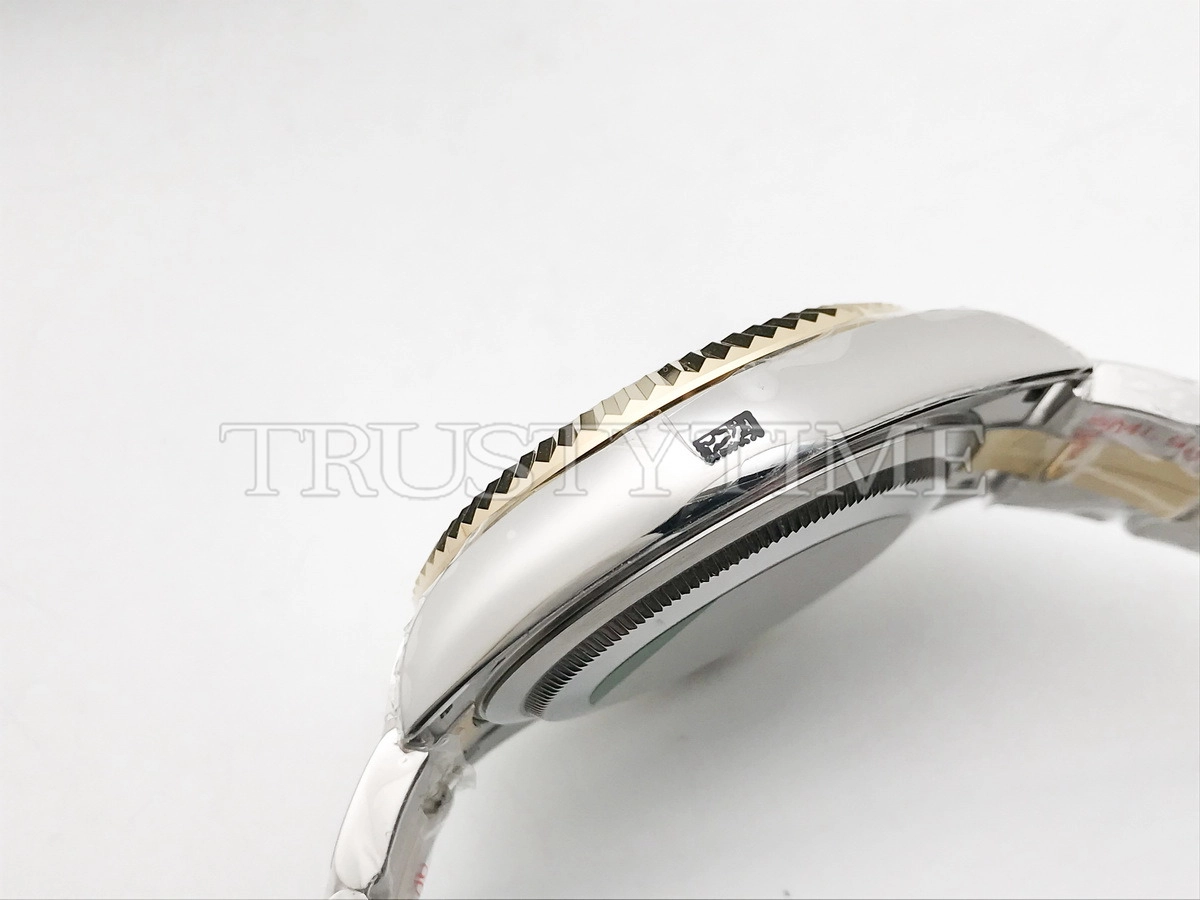 Копия часов Rolex Sky-Dweller 42mm 326933-0005