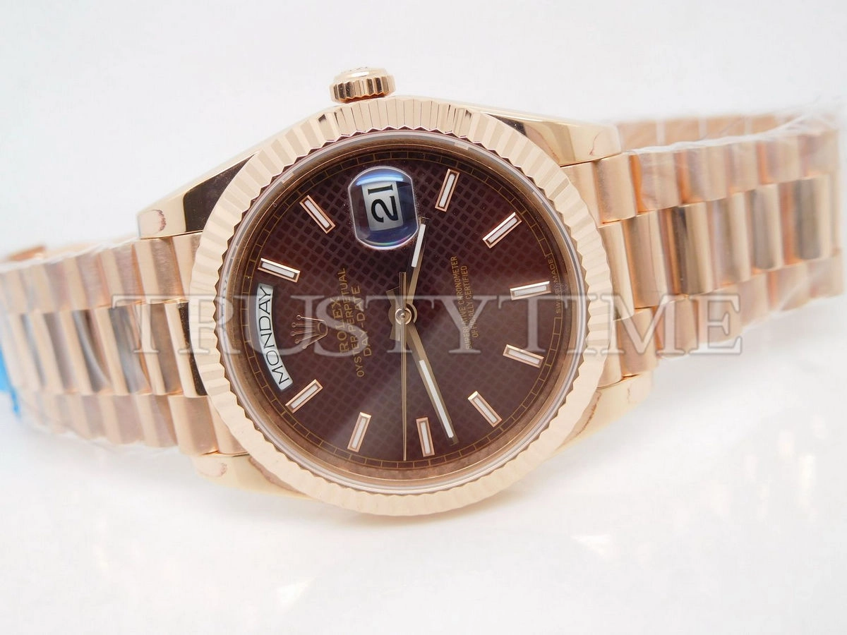 Копия часов Rolex Day-Date 40mm 228235-0006