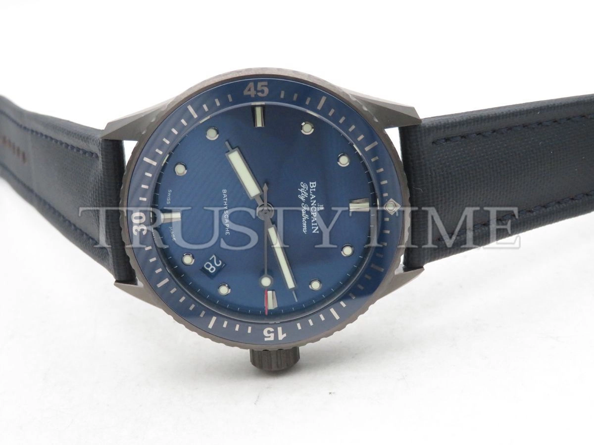 Копия часов Blancpain Fifty Fathoms Bathyscaphe 5000-0240-O52A