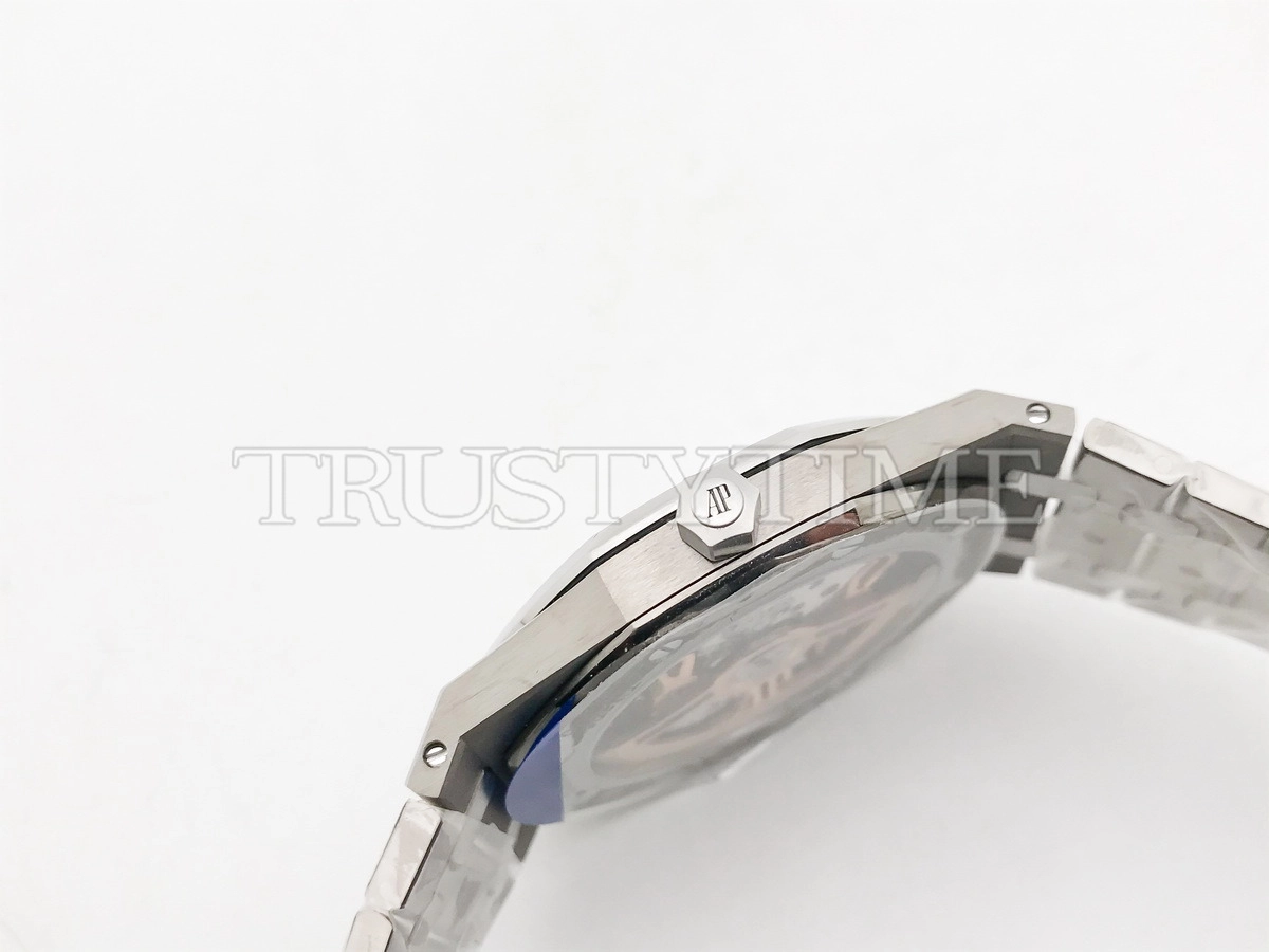 Копия часов Audemars Piguet Royal Oak Jumbo Extra-Thin Titanium 16202XT.OO.1240XT.01