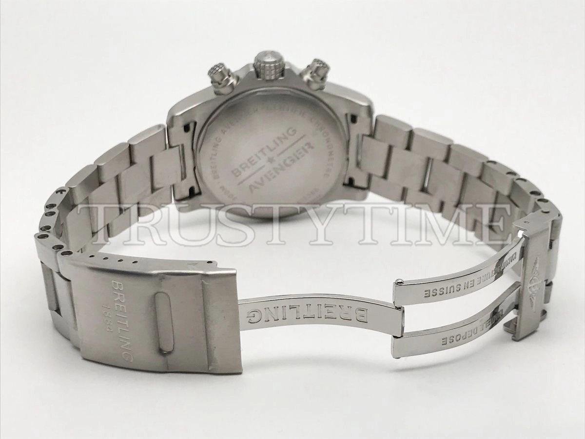 Копия часов Breitling Avenger Chronograph 43 A13385101B1A1