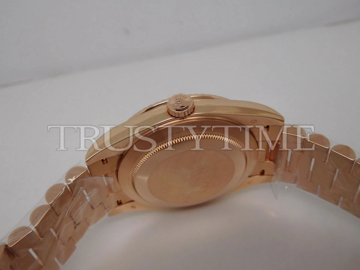 Копия часов Rolex Day-Date 40mm 228235-0006