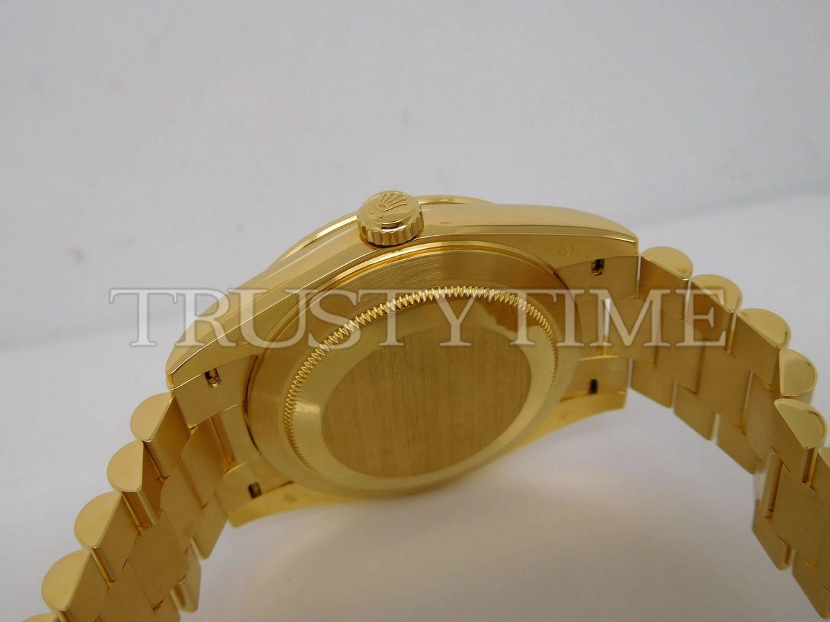 Копия часов Rolex Day-Date 40mm 228238-0006