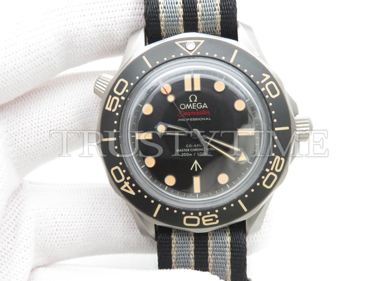 Копия часов Omega Seamaster Diver 300m Co Axial Master Chronometer «007 Edition» 42mm 210.92.42.20.01.001