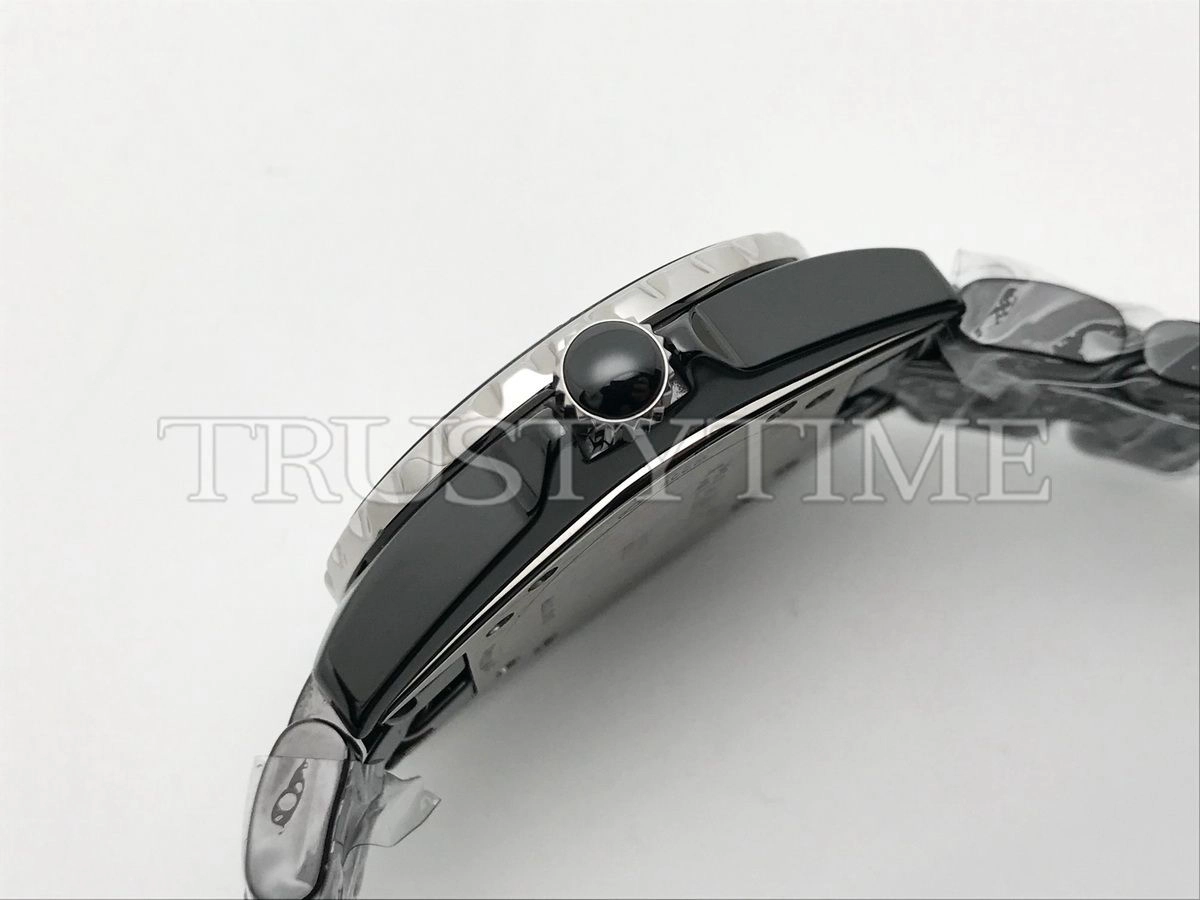 Копия часов Chanel J-12 33 H0682